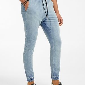 Lira Men's Vintage Denim Jogger Jeans Light Wash